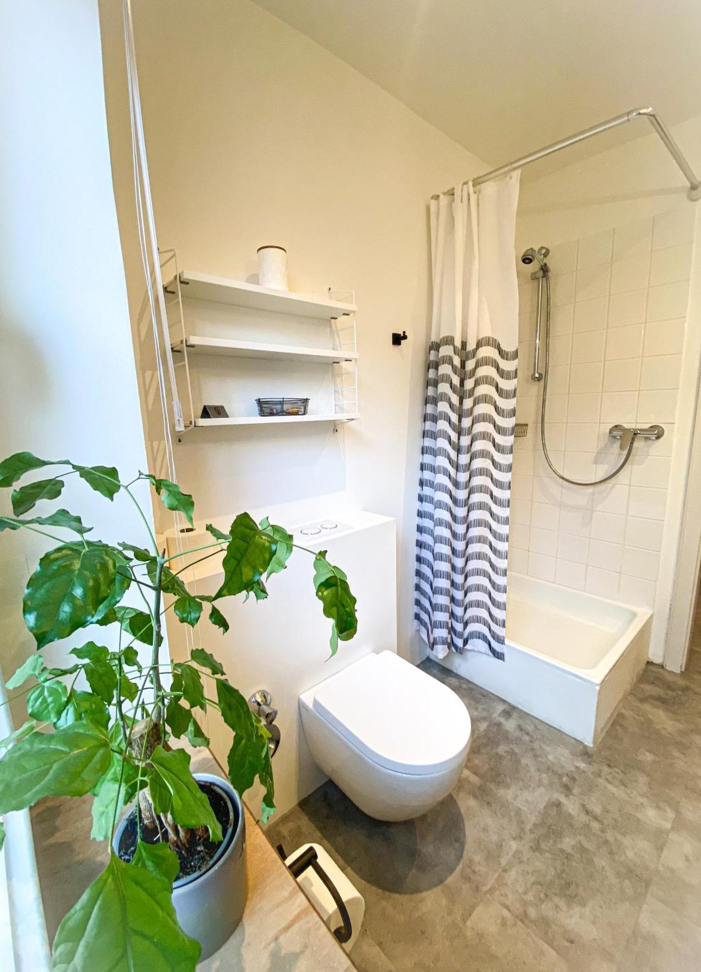 Apartments "Am Rheinorange", Netflix & Prime Duisburgo Esterno foto