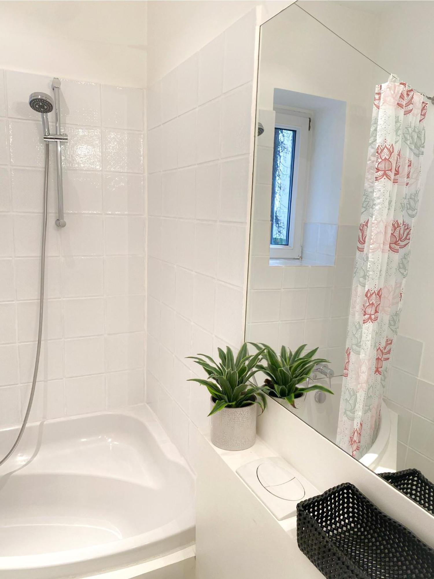 Apartments "Am Rheinorange", Netflix & Prime Duisburgo Esterno foto